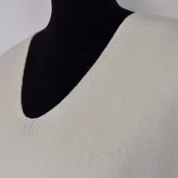 Stickad Ponchotröja med Knappar ECRU