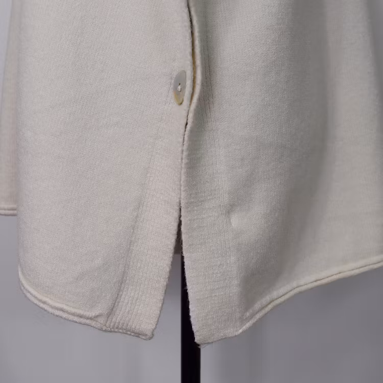 Stickad Ponchotröja med Knappar ECRU