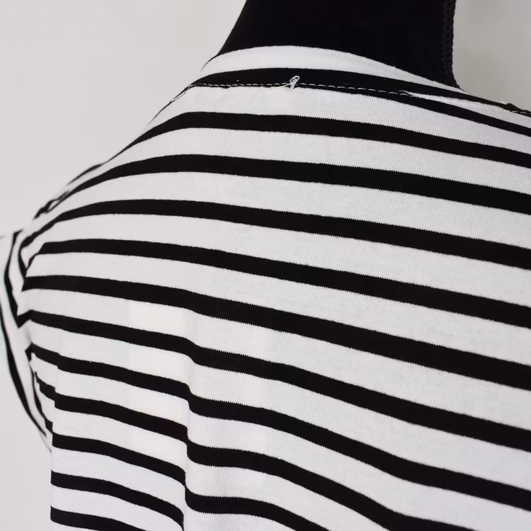 T-shirt Randig VIT/SVART
