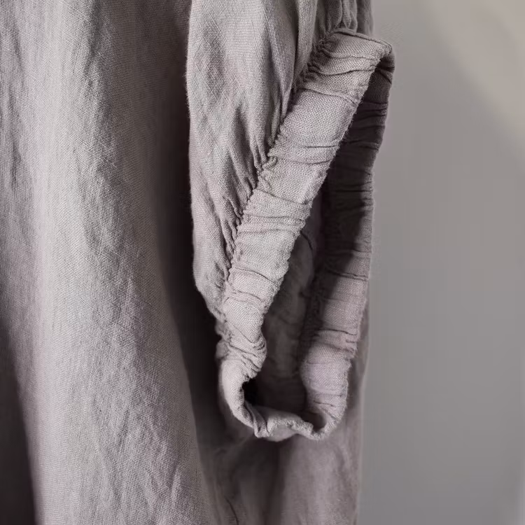 Kort linneskjorta med Volang TAUPE