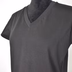 T-shirt V-ringad SVART