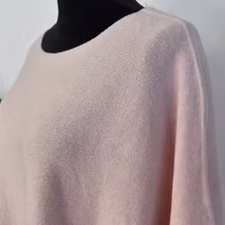 Stickad Ponchotröja ROSE