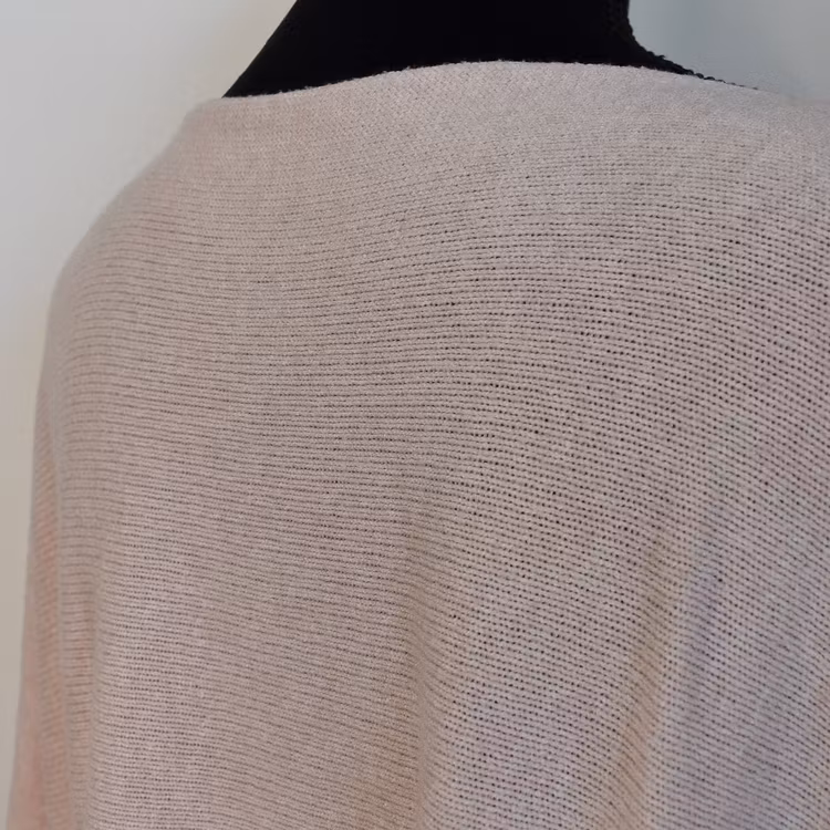 Stickad Ponchotröja ROSE