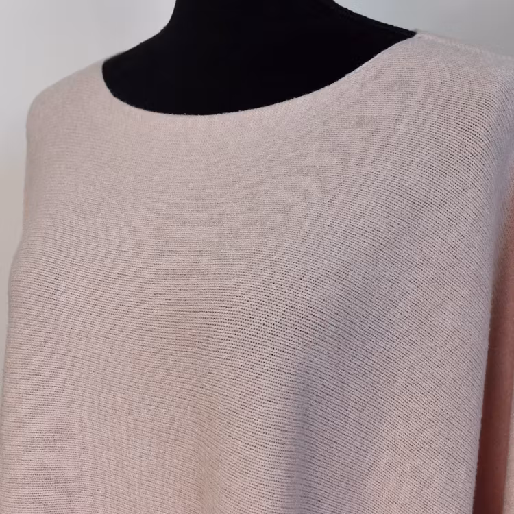 Stickad Ponchotröja ROSE