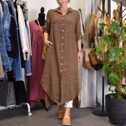 Lång skjortklänning i linne BRUN FANGO