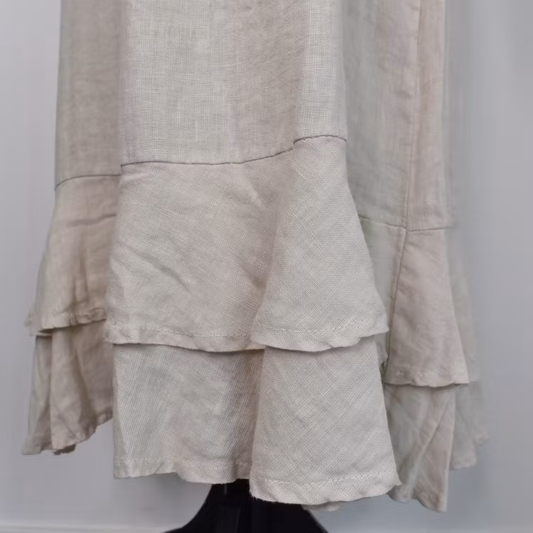 Linneklänning med volang LJUSBEIGE