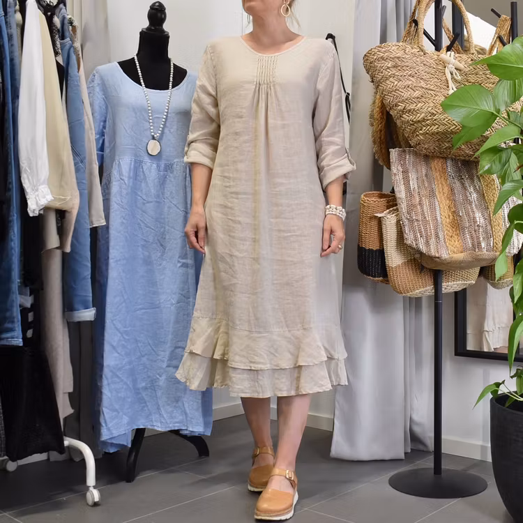 Linneklänning med volang LJUSBEIGE