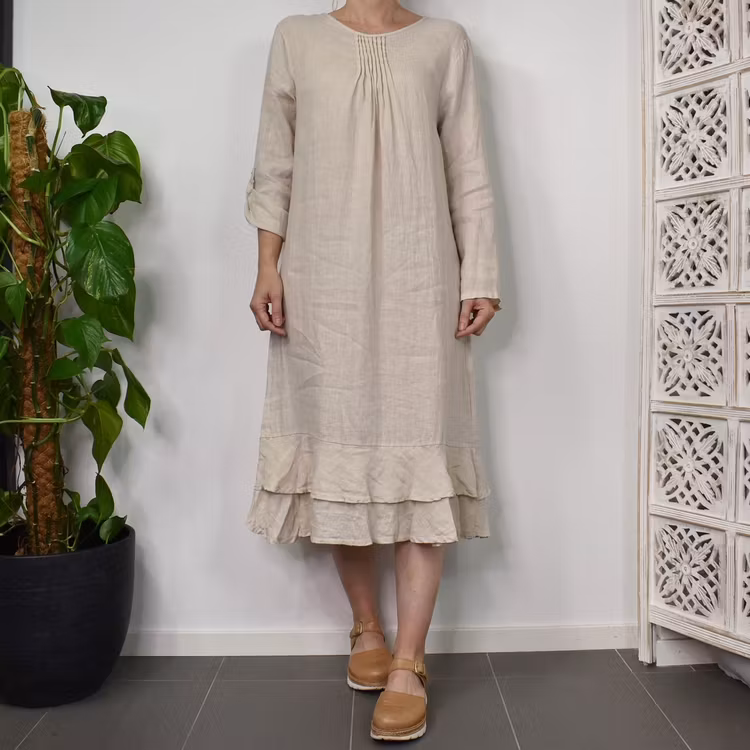 Linneklänning med volang LJUSBEIGE