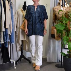 Topp Ibu Batik MÖRKBLÅ - Stajl Agenturer