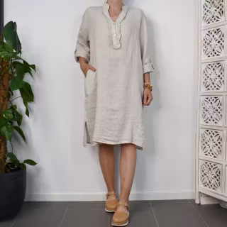 Kort Linneklänning med Krås BEIGE