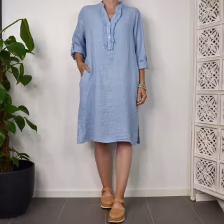 Kort Linneklänning med Krås HIMMEL