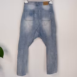 SECOND HAND Baggy Jeans LJUS BLÅ Storlek 34 - Place du Jour