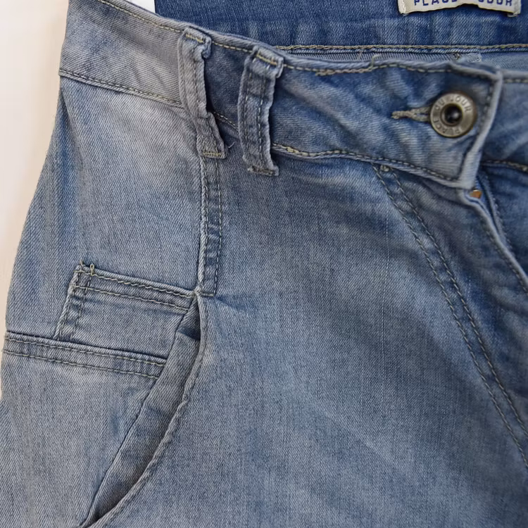 SECOND HAND Baggy Jeans LJUS BLÅ Storlek 34 - Place du Jour