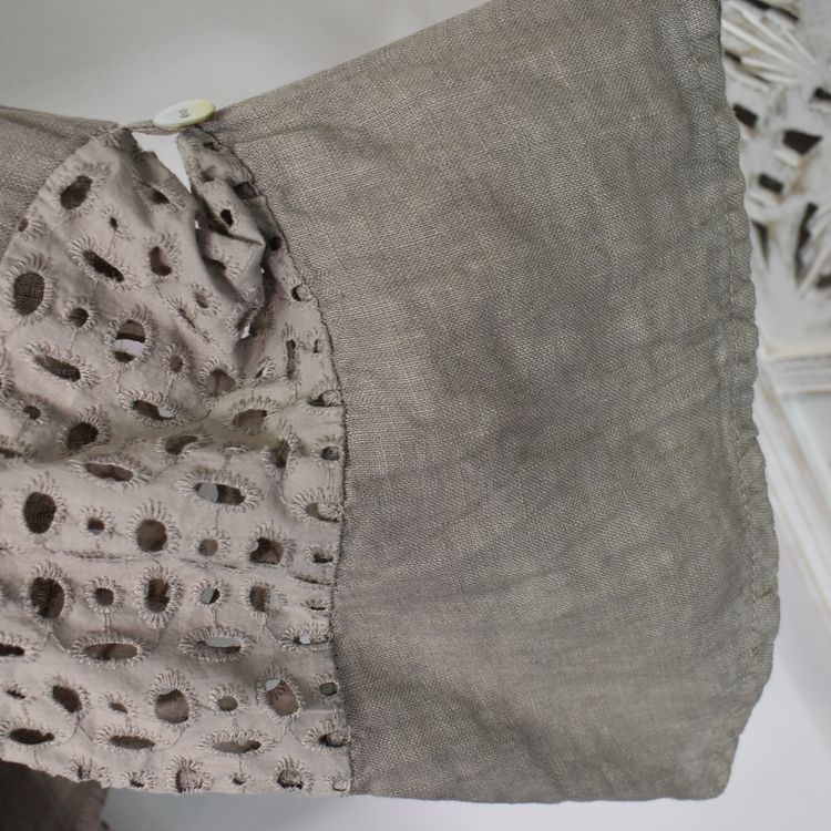 Linneskjorta med spets TAUPE