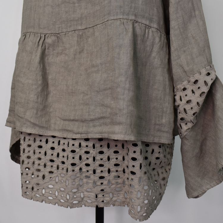 Linneskjorta med spets TAUPE
