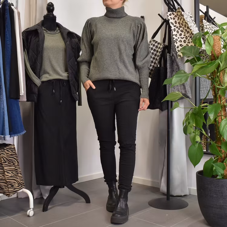 Stickad Polotröja Med Puffärm KAKI
