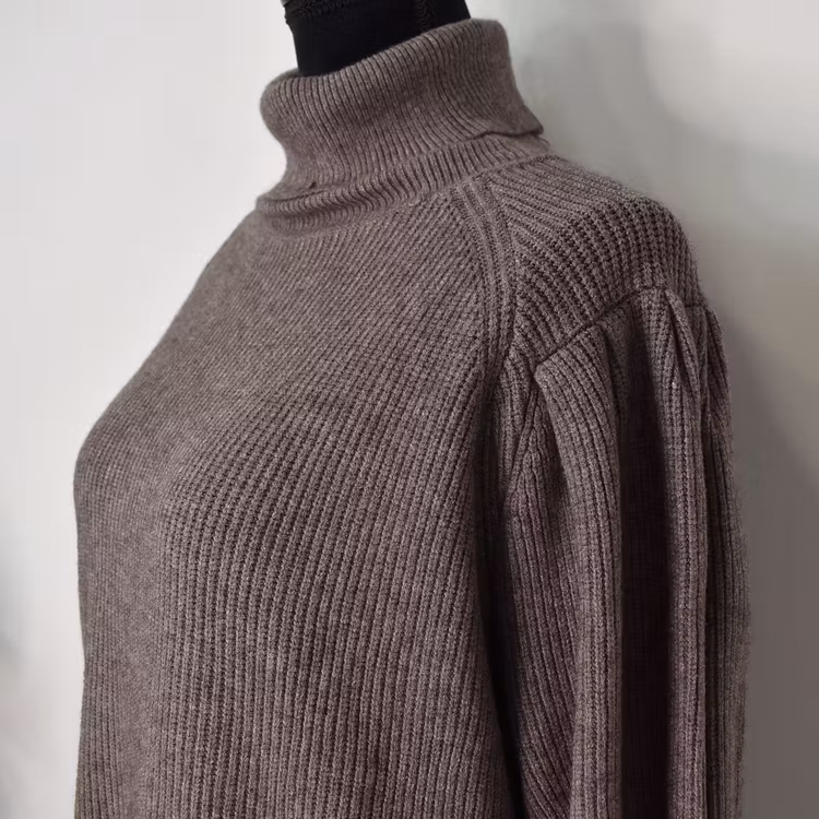 Stickad Polotröja Med Puffärm TAUPE