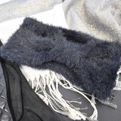 Pannband Fluffigt SVART