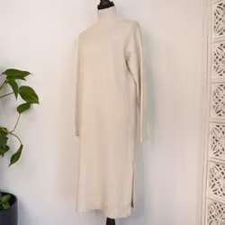 Finstickad Klänning Over Sized BEIGE