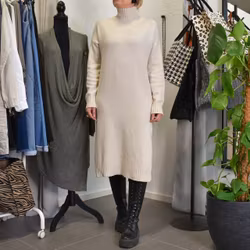 Finstickad Klänning Over Sized BEIGE