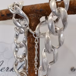 Halsband Louise MATT SILVER - The Moshi