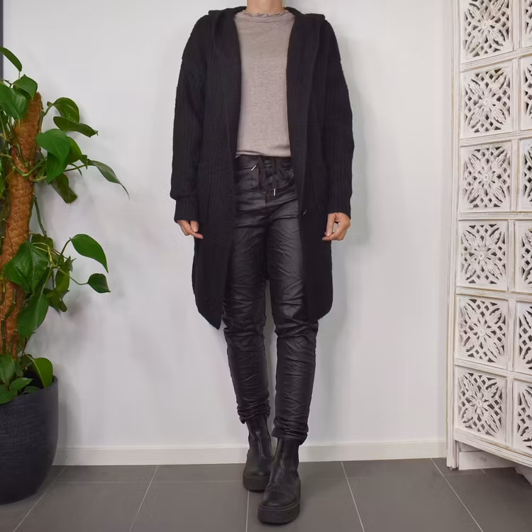 Stickad Kofta med Huva Recycled SVART