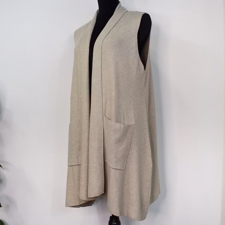 Finstickad Långväst Alexa BEIGE - Mix By Heart