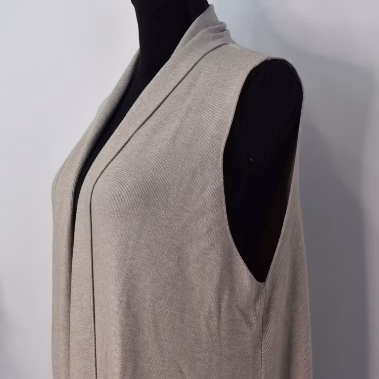 Finstickad Långväst Alexa BEIGE - Mix By Heart