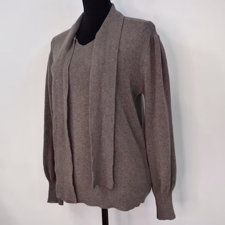 Finstickad tröja med knyt TAUPE