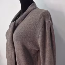 Finstickad tröja med knyt TAUPE