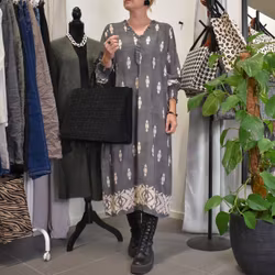 Klänning Mariana Mönstrad GRÅ - Marta du Chateau