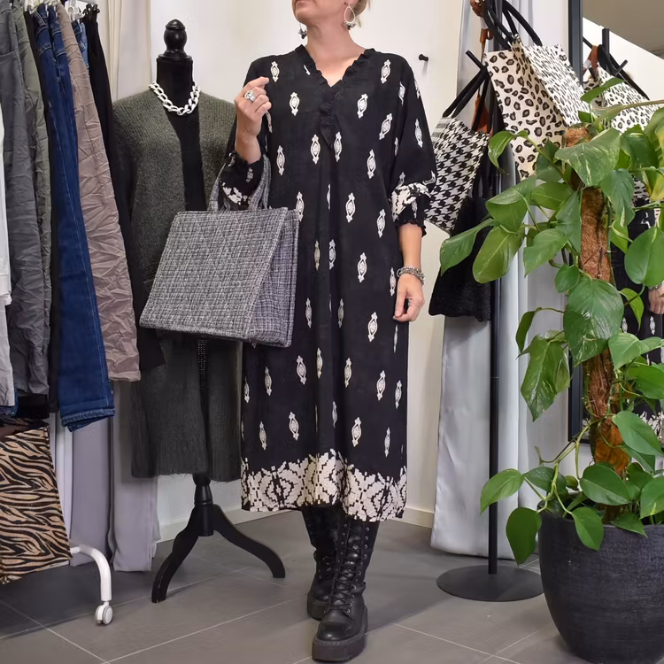 Klänning Mariana Mönstrad SVART - Marta du Chateau