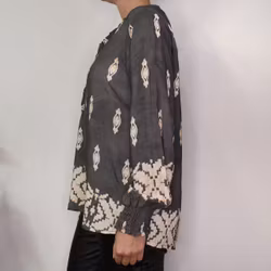 Blus Mayra Mönstrad GRÅ - Marta du Chateau