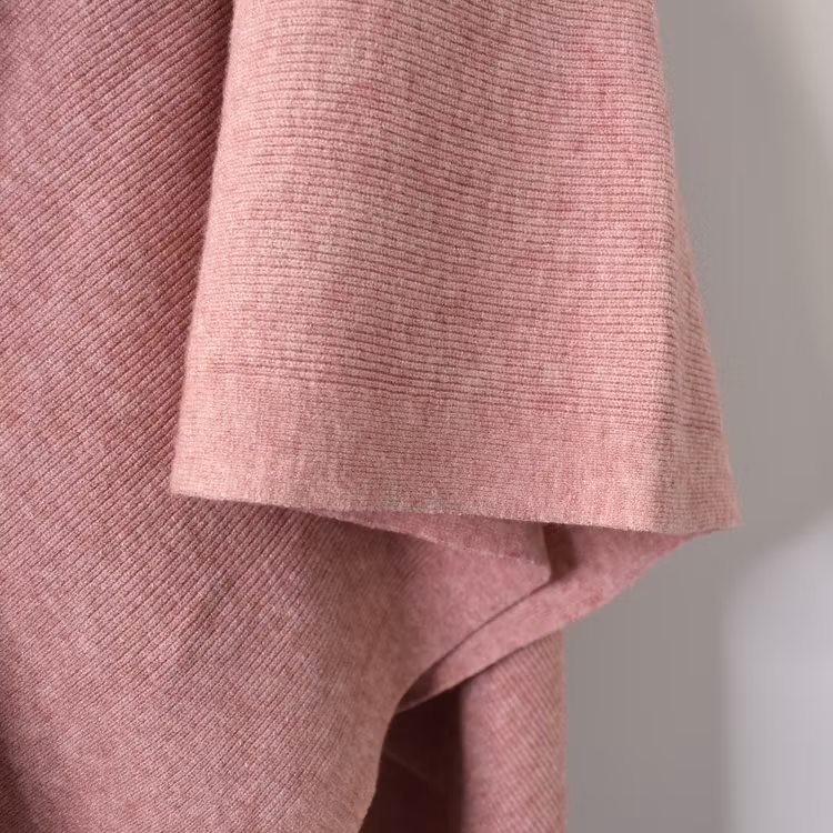 Poncho-sjal med Knapp ROSE