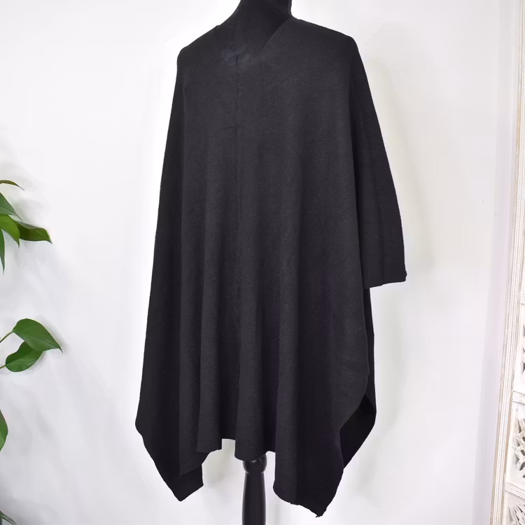 Poncho-sjal med Knapp SVART