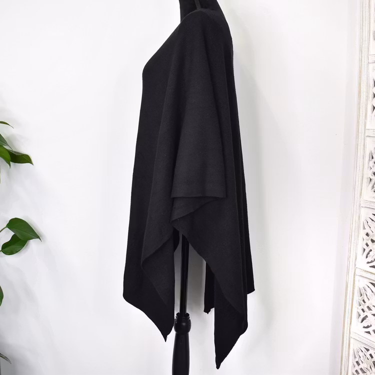 Poncho-sjal med Knapp SVART