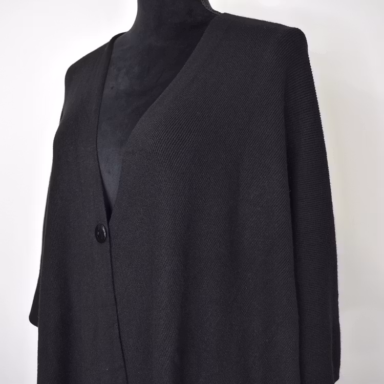 Poncho-sjal med Knapp SVART