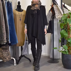 Poncho-sjal med Knapp SVART