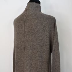 Stickad Klänning med Fickor MARRONE