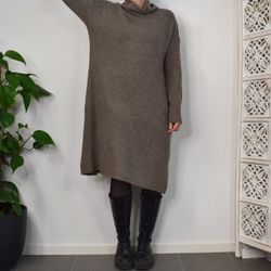 Stickad Klänning med Fickor MARRONE