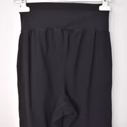 SECOND HAND Yogabyxa ECO Santosha SVART Storlek S - Santa Ni
