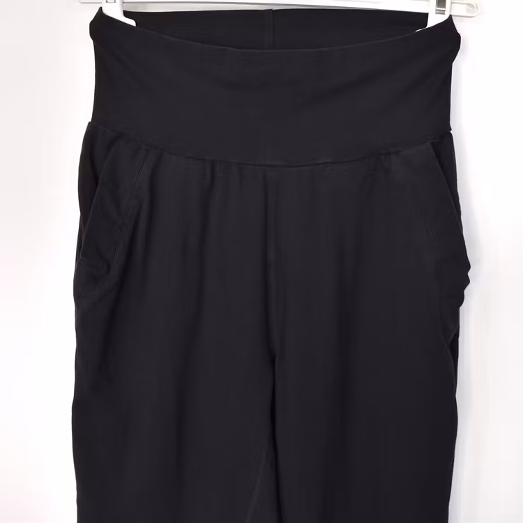 SECOND HAND Yogabyxa ECO Santosha SVART Storlek S - Santa Ni