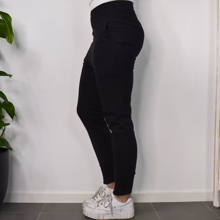 SECOND HAND Yogabyxa ECO Santosha SVART Storlek S - Santa Ni