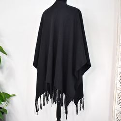 Poncho-sjal med Fransar SVART