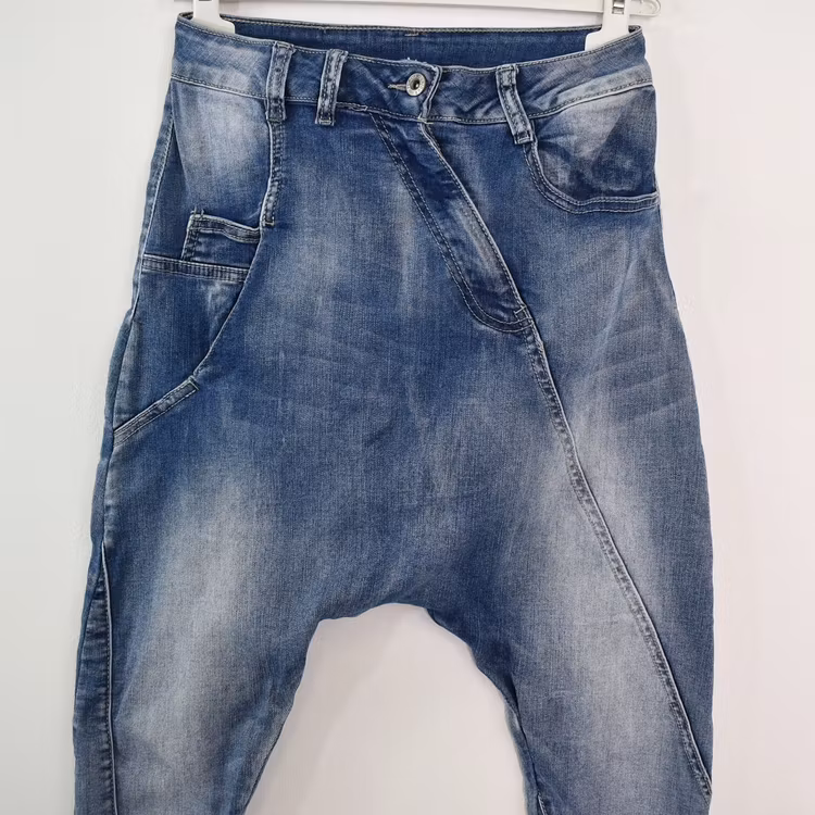 SECOND HAND Baggy Jeans BLÅ Storlek 34 - Place du Jour