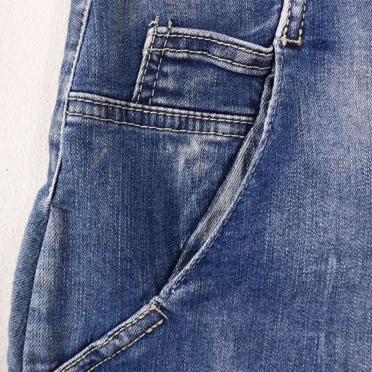 SECOND HAND Baggy Jeans BLÅ Storlek 34 - Place du Jour