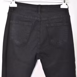 Stretchjeans Shortcut med fransar SVART - 3D Denim