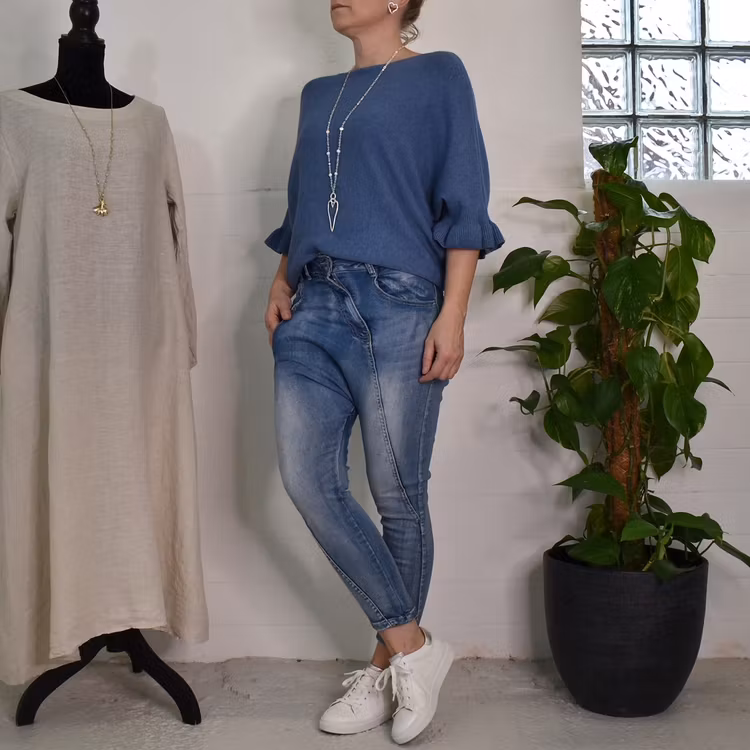 SECOND HAND Baggy Jeans BLÅ Storlek 34 - Place du Jour