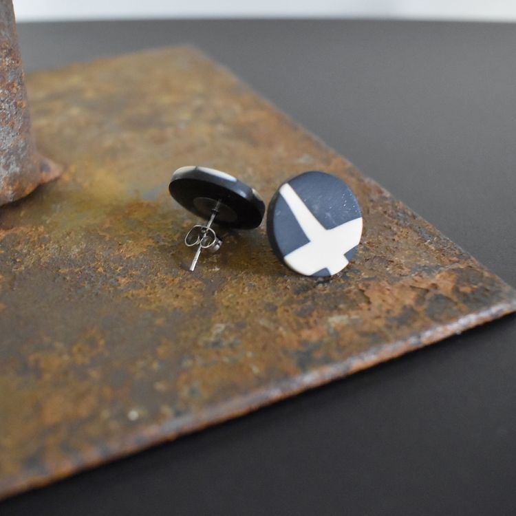 Örhänge Studs Stor SVART/BEIGE - SoMaBelle Design