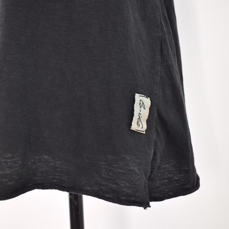SECOND HAND T-shirt SVART S/M - Lo-ika